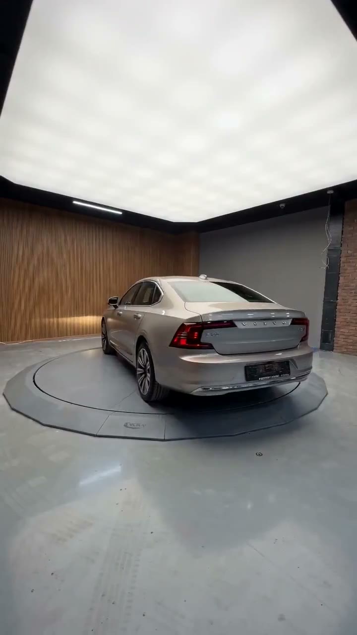 A saloon on a YılPlat platform under a light dome — 360° shoot